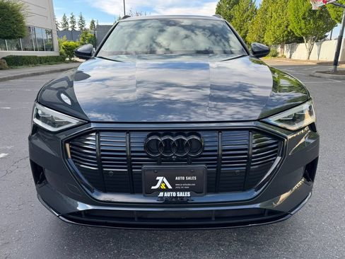 Used 2022 Audi e-tron Premium Plus w/ Premium Plus Package AWD/4WD image 3