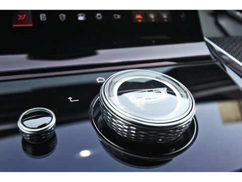 New 2026 Cadillac Escalade V w/ LPO, ONYX Package AWD/4WD image 21