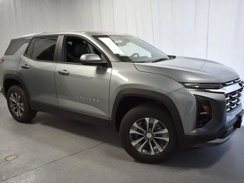 New 2026 Chevrolet Equinox LT w/ Convenience Package II FWD image 5
