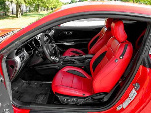 Used 2015 Ford Mustang GT RWD image 5