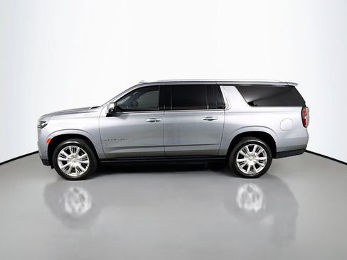 Used 2023 Chevrolet Suburban High Country w/ Premium Package 2 RWD image 8