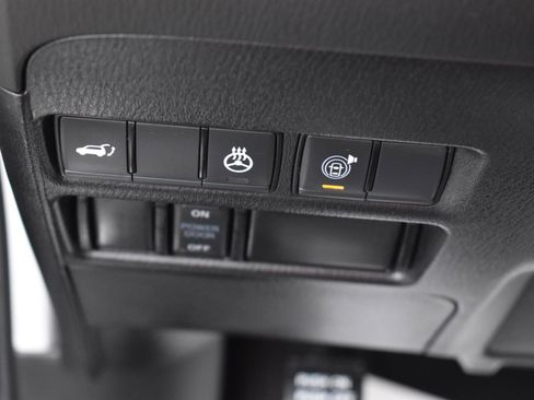 Used 2024 Nissan Armada SL w/ Captain's Chairs Package RWD image 51