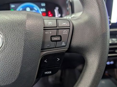 Used 2025 Toyota Camry LE image 17