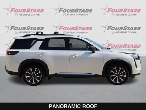 New 2026 Nissan Pathfinder Platinum FWD image 3