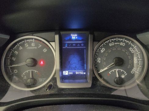 Used 2017 Toyota Tacoma SR5 w/ Tow Package RWD image 23