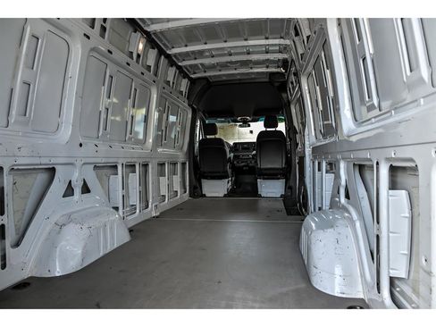 Used 2023 Mercedes-Benz Sprinter 2500 image 5