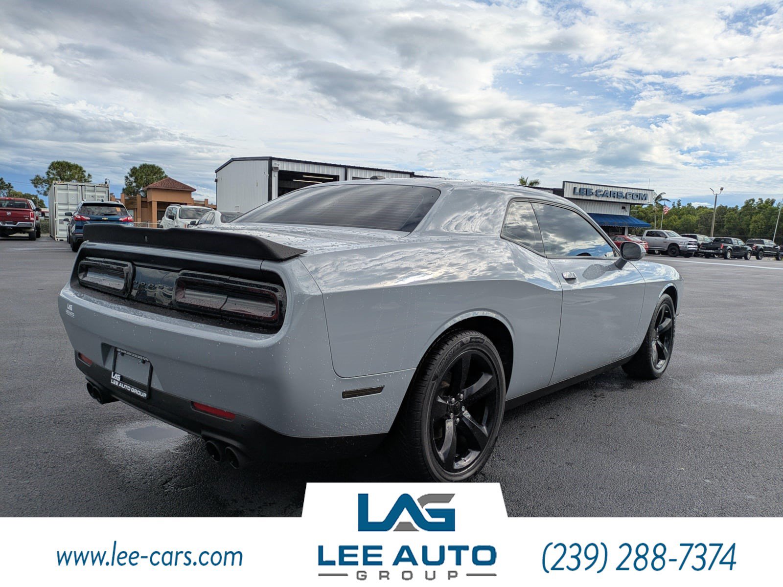 Used 2021 Dodge Challenger SXT w/ Driver Convenience Group RWD image 3