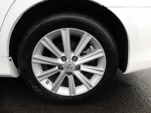 Used 2012 Toyota Camry XLE w/ Leather Pkg FWD image 24