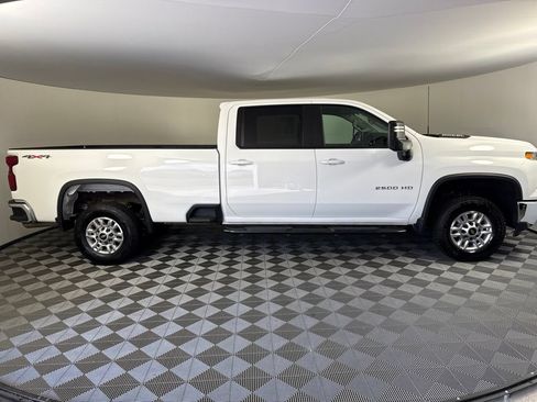 Used 2025 Chevrolet Silverado 2500 LT w/ Convenience Package AWD/4WD image 6