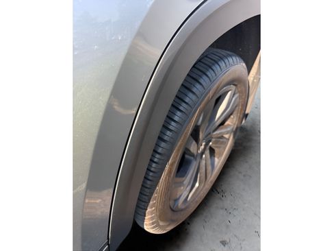 Used 2023 Volkswagen Atlas SE AWD/4WD image 13