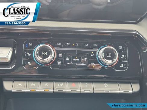 Used 2025 GMC Sierra 1500 AT4 w/ AT4 Premium Package AWD/4WD image 20