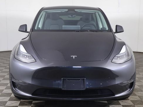 Used 2024 Tesla Model Y Long Range RWD image 21