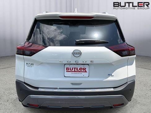 Used 2023 Nissan Rogue SL w/ SL Premium Package FWD image 5