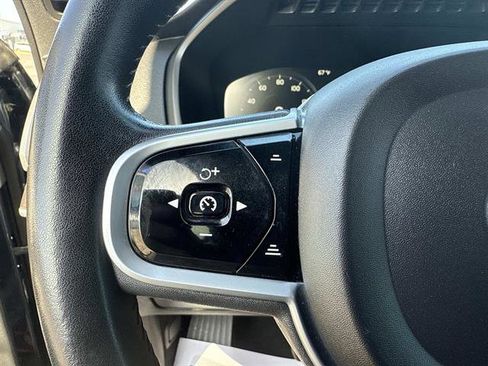 Used 2019 Volvo XC90 T6 Momentum w/ Advanced Package image 21