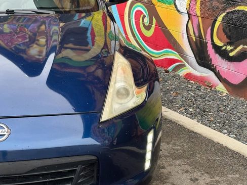 Used 2017 Nissan 370Z Coupe image 7