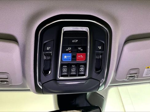 Used 2022 Jeep Grand Cherokee L Limited AWD/4WD image 34
