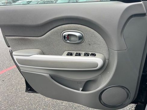 Used 2017 Kia Soul EV FWD image 19