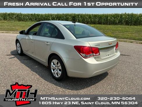 Used 2014 Chevrolet Cruze LS FWD image 6