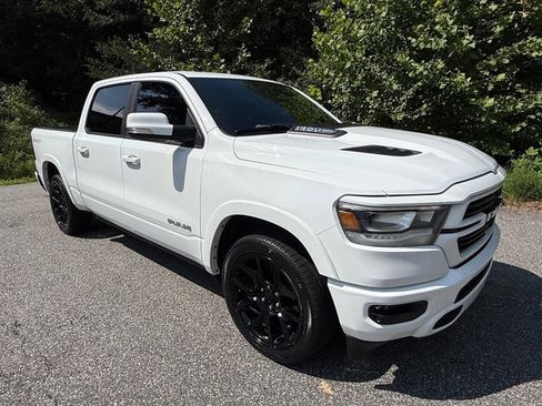 Used 2022 RAM 1500 Laramie AWD/4WD image 4