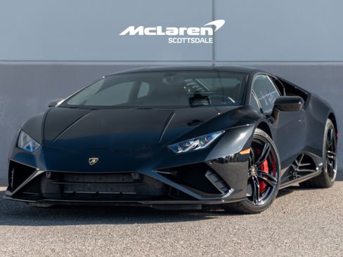 Used 2021 Lamborghini Huracan EVO RWD image 2