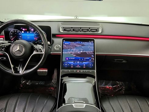 Used 2022 Mercedes-Benz S 500 4MATIC w/ AMG Line Package image 23