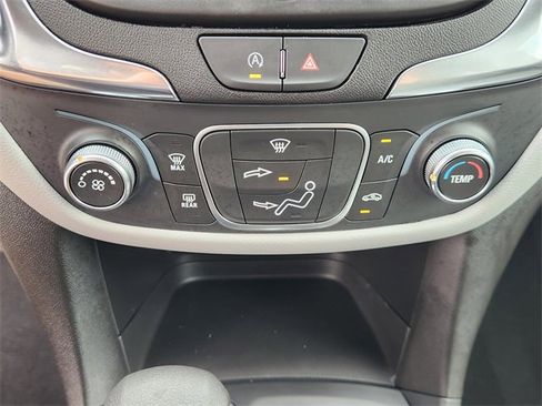 Used 2024 Chevrolet Equinox LS w/ LS Convenience Package image 18