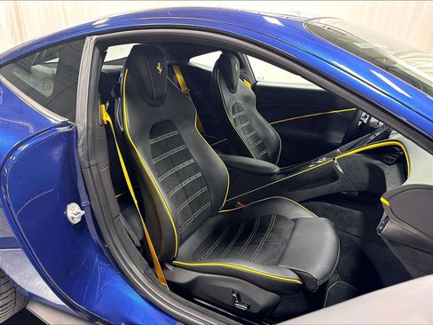 Used 2022 Ferrari Roma RWD image 28