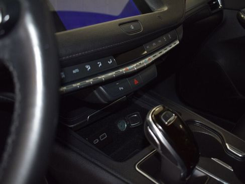 Used 2020 Cadillac XT4 Premium Luxury image 32