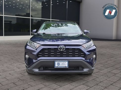 Used 2020 Toyota RAV4 XLE Premium AWD/4WD image 8