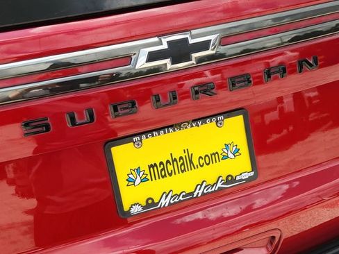 Used 2022 Chevrolet Suburban Z71 w/ Off-Road Capability Package AWD/4WD image 33