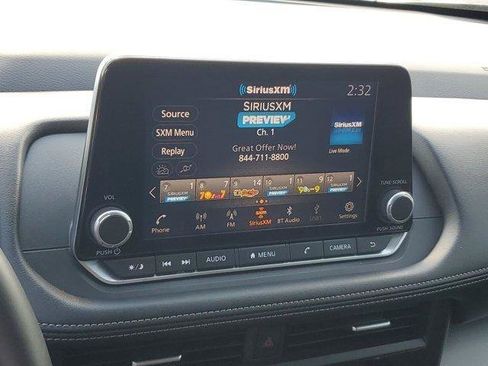 Used 2025 Nissan Rogue SV FWD image 21