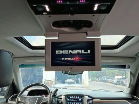 Used 2020 GMC Yukon XL Denali w/ Denali Ultimate Package AWD/4WD image 11