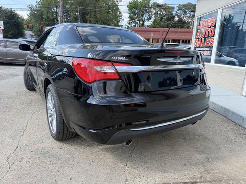 Used 2013 Chrysler 200 Limited FWD image 4