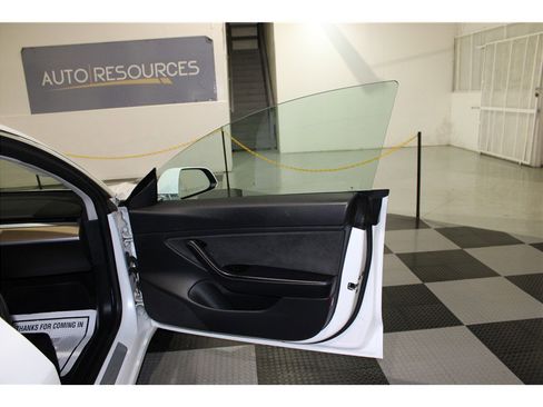 Used 2018 Tesla Model 3 Long Range image 22