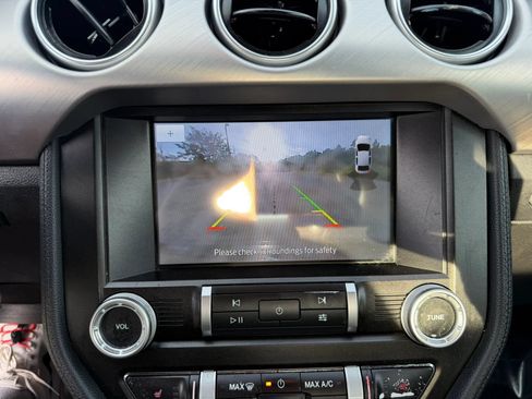 Used 2020 Ford Mustang Premium RWD image 21