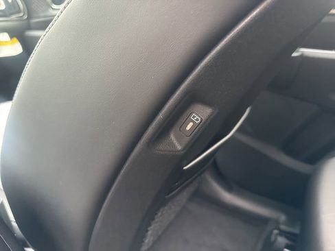 New 2025 Kia Sorento S image 12