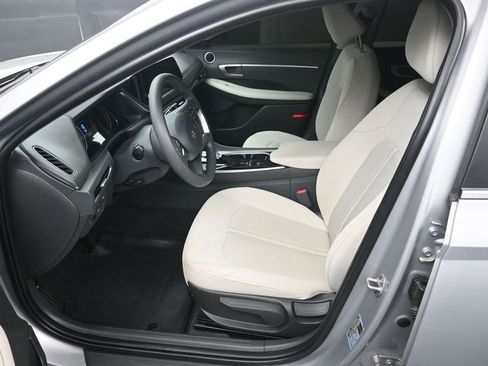 Certified 2023 Hyundai Sonata SE FWD image 9