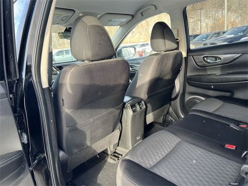 Used 2020 Nissan Rogue SV image 16