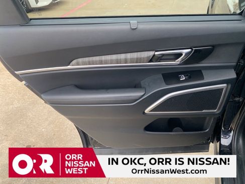 Used 2024 Kia Telluride EX w/ EX Captain's Chair Package image 14