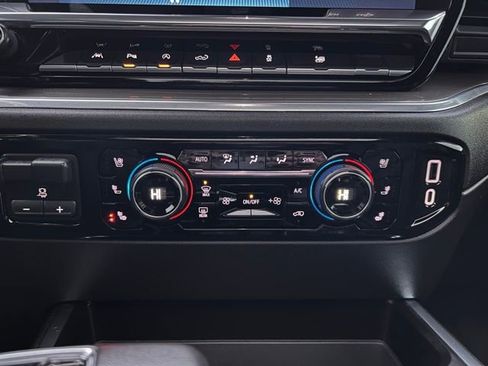 Used 2022 Chevrolet Silverado 1500 High Country w/ High Country Premium Package image 27