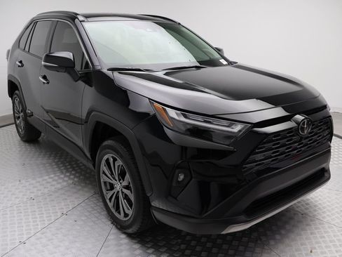 Used 2025 Toyota RAV4 Limited image 6