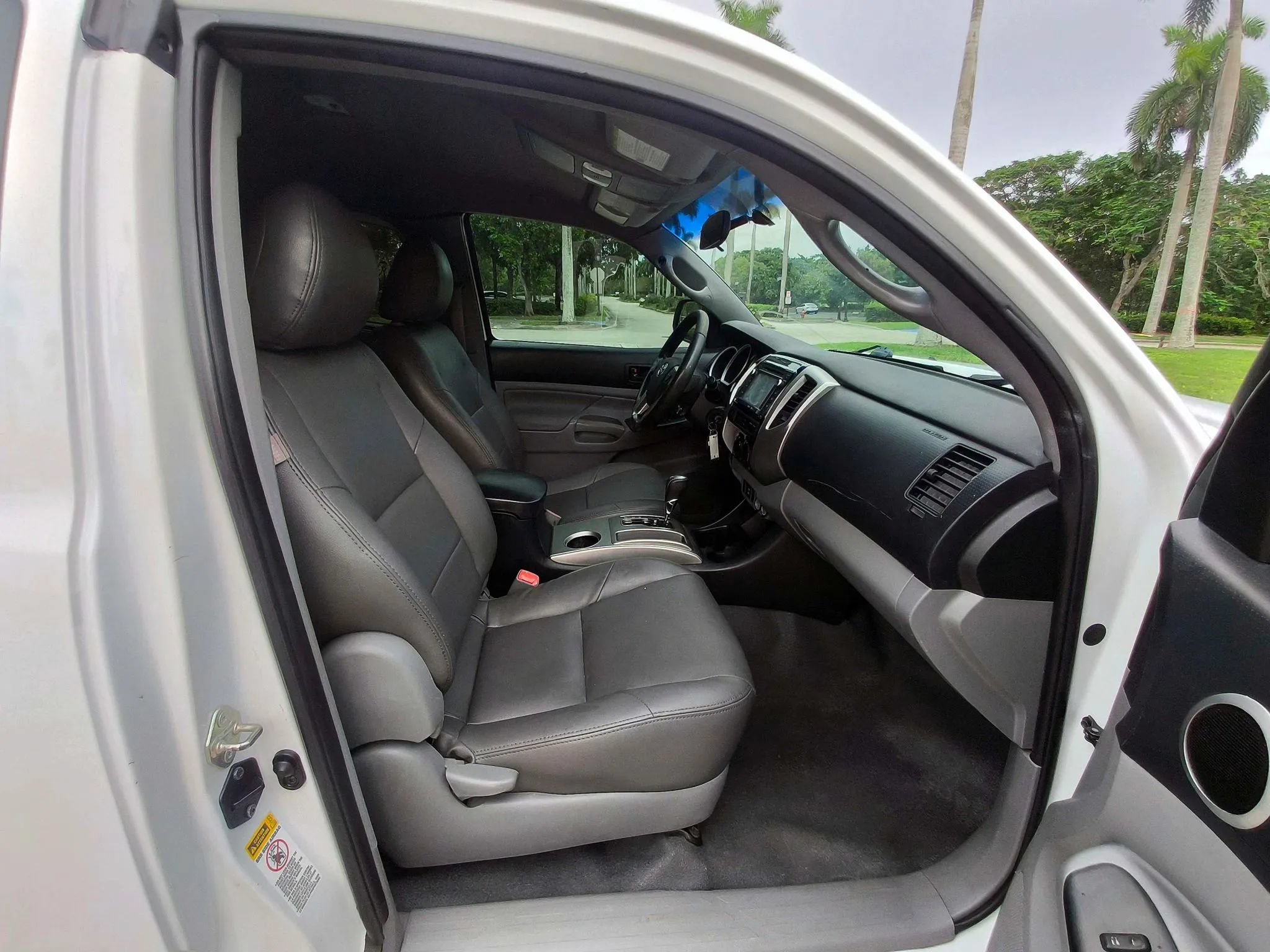 Used 2014 Toyota Tacoma PreRunner w/ SR5 Package RWD image 12