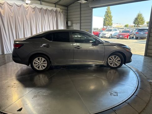 Used 2022 Nissan Sentra S FWD image 4