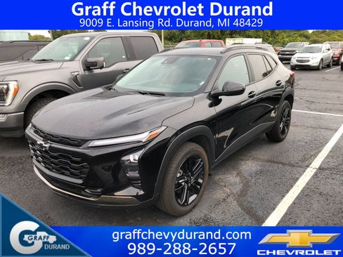 Used 2025 Chevrolet Trax ACTIV w/ Driver Confidence Package FWD image 1