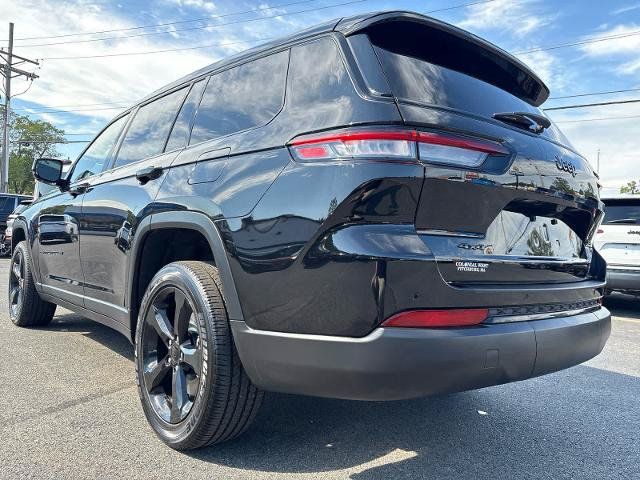 Used 2023 Jeep Grand Cherokee L Laredo AWD/4WD image 9