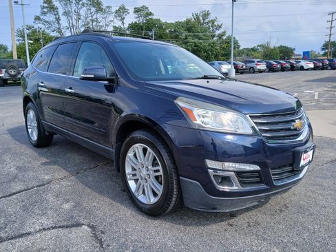 Used 2015 Chevrolet Traverse LT w/ Style and Technology Package image 3