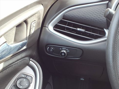 Used 2023 Chevrolet Malibu LT image 16