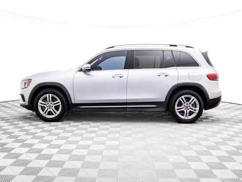 Used 2021 Mercedes-Benz GLB 250 4MATIC w/ Premium Package image 2