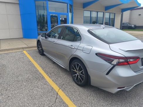 Used 2023 Toyota Camry SE AWD/4WD image 5