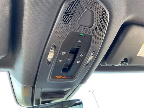 Used 2024 Porsche Cayenne image 38